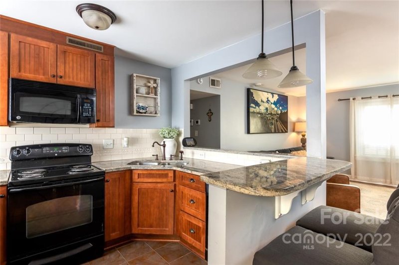 Property image 4 at 4913 Park Road, Charlotte, NC 28209