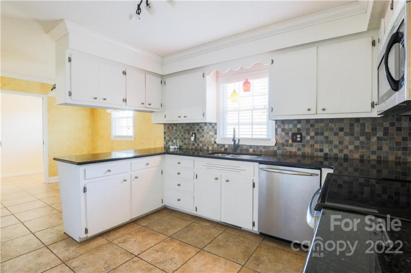 Property image 4 at 603 Berkshire Drive, Statesville, NC 28677