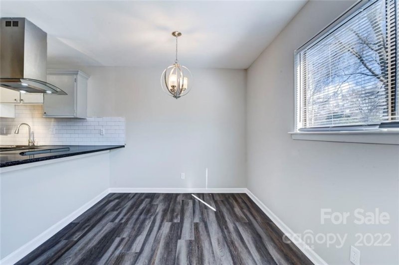 Property image 4 at 1615 Merry Oaks Road, Charlotte, NC 28205