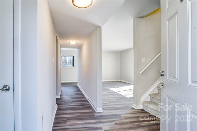 Property image 5 at 1615 Merry Oaks Road, Charlotte, NC 28205