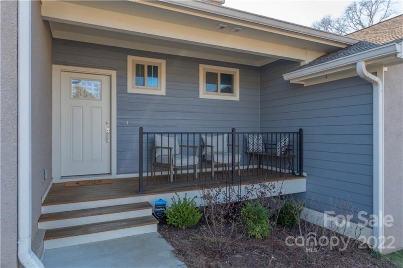 Property image 2 at 16 Thornes Lane, Asheville, NC 28805