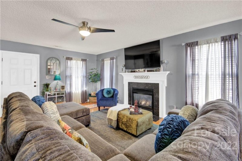 Property image 2 at 1427 Mandy Place Court, Charlotte, NC 28216