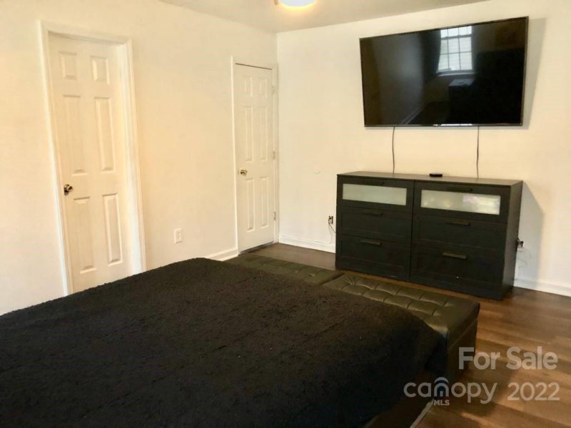 Property image 4 at 3530 Crestridge Drive, Charlotte, NC 28217