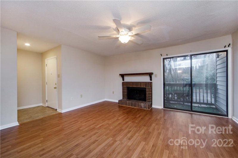 Property image 3 at 5020 Sardis Road, Charlotte, NC 28270