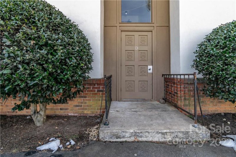 Property image 2 at 427 6th Avenue, Hendersonville, NC 28739