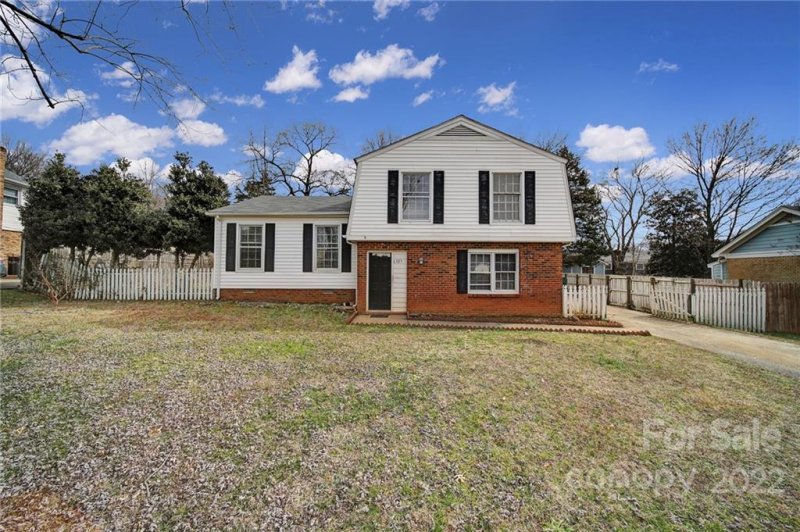 6323 Coach Hill Lane