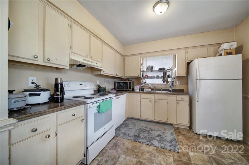 Property image 5 at 6323 Coach Hill Lane, Charlotte, NC 28212