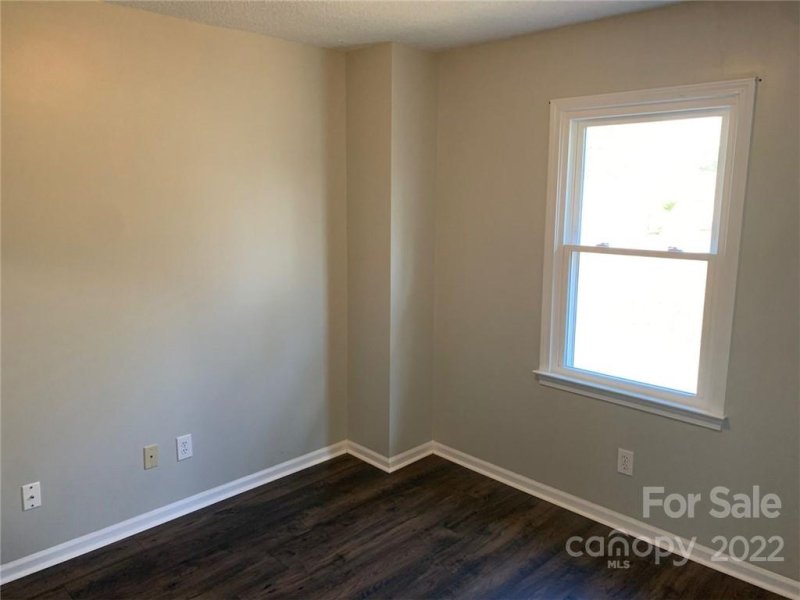 Property image 4 at 416 Long Creek Parkway, Charlotte, NC 28214