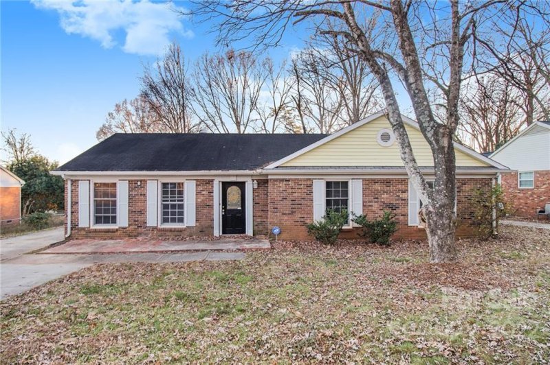 7310 Riding Trail Road