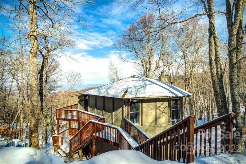 Property image 3 at 104 Hummingbird Lane, Beech Mountain, NC 28604