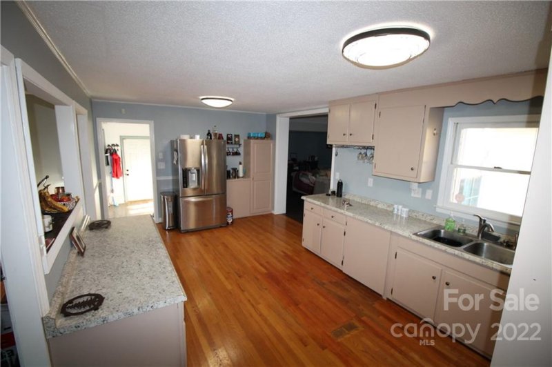 Property image 3 at 200 Donna Avenue, Gastonia, NC 28052