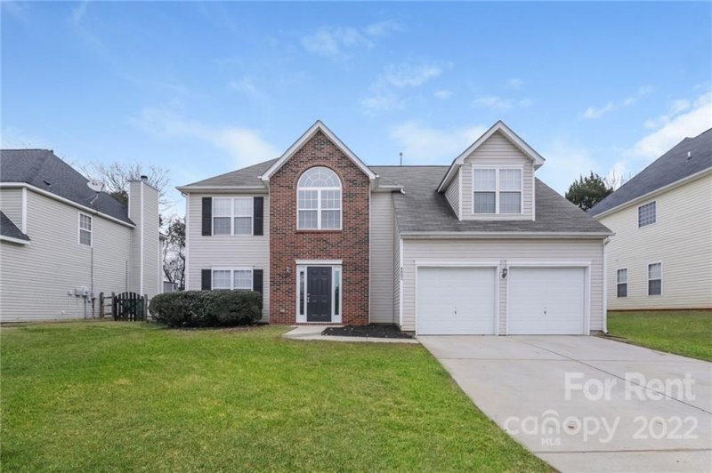 8802 Royal Bluff Drive