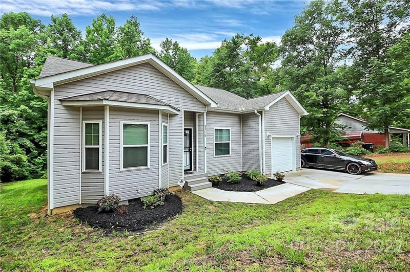 Property image 2 at 8216 Kerrybrook Circle, Charlotte, NC 28214