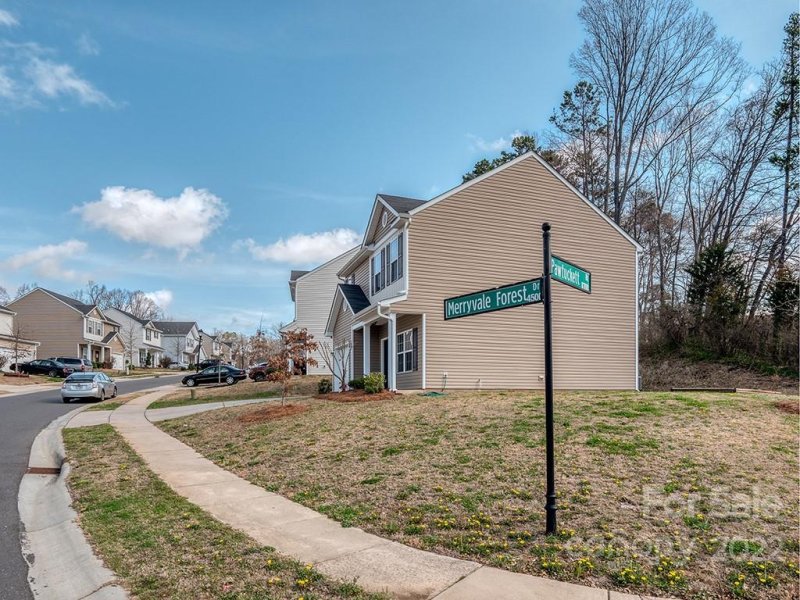 Property image 3 at 4506 Merryvale Forest Drive, Charlotte, NC 28214