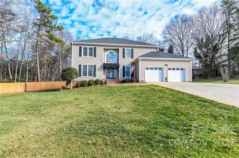 Property image 2 at 1143 38th Avenue, Hickory, NC 28601