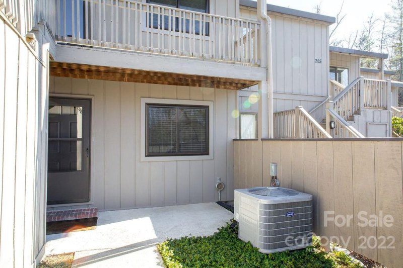 Property image 3 at 203 Juniper Lane, Hendersonville, NC 28739