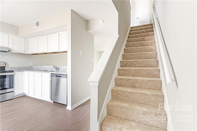 Property image 3 at 10902 Carmel Crossing Road, Charlotte, NC 28226