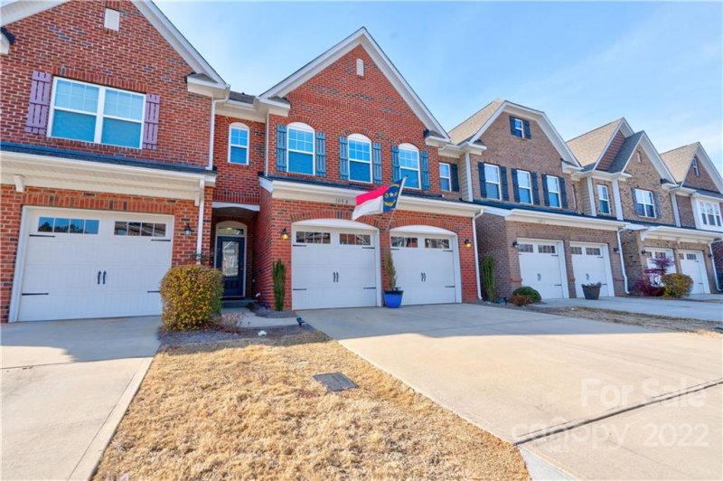 Property image 2 at 105 Burlingame Court, Mooresville, NC 28117