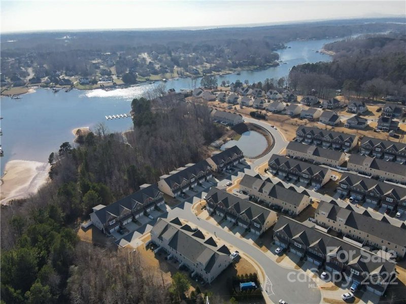 Property image 5 at 105 Burlingame Court, Mooresville, NC 28117