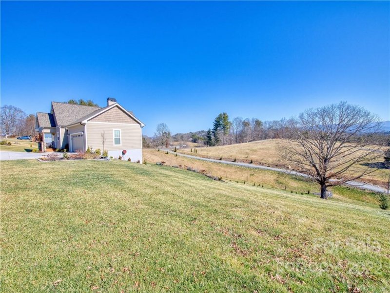 Property image 4 at 16 Enchanted Oak Lane, Alexander, NC 28701