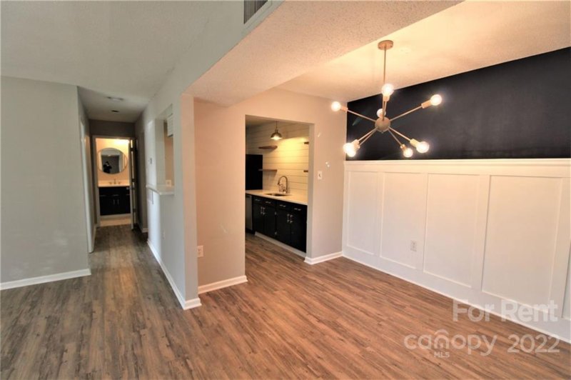 Property image 3 at 4918 Sardis Road, Charlotte, NC 28270