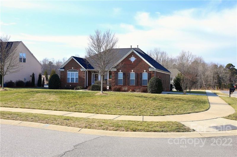 Property image 2 at 116 Pecan Hills Drive, Mooresville, NC 28115