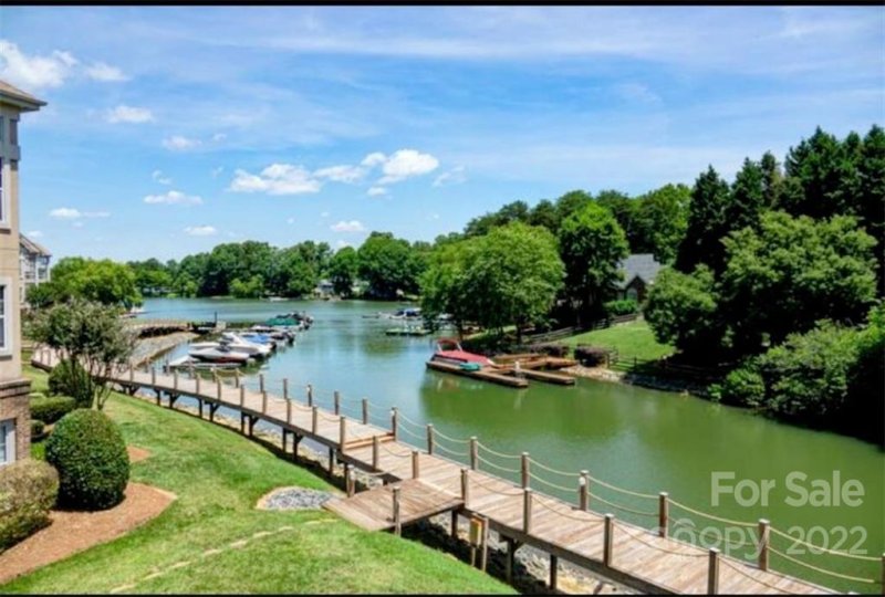 Property image 2 at 104 Pier 33 Drive, Mooresville, NC 28117