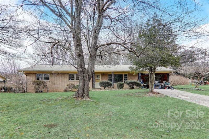 Property image 3 at 203 Moody Street, Hendersonville, NC 28739