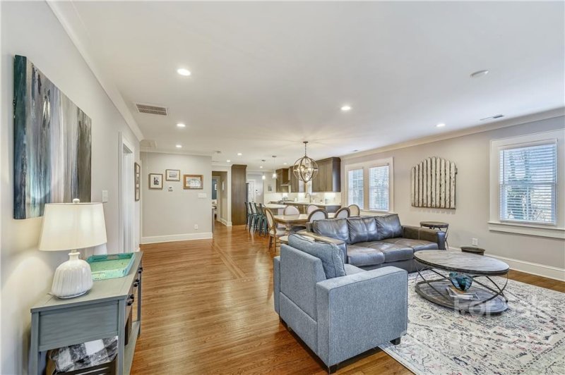 Property image 2 at 4020 Commonwealth Avenue, Charlotte, NC 28205