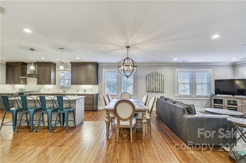 Property image 4 at 4020 Commonwealth Avenue, Charlotte, NC 28205