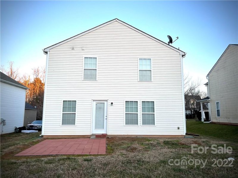 Property image 2 at 907 Swearngan Ridge Court, Charlotte, NC 28216