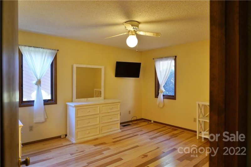 Property image 3 at 305 Woodfield Drive, Asheville, NC 28803