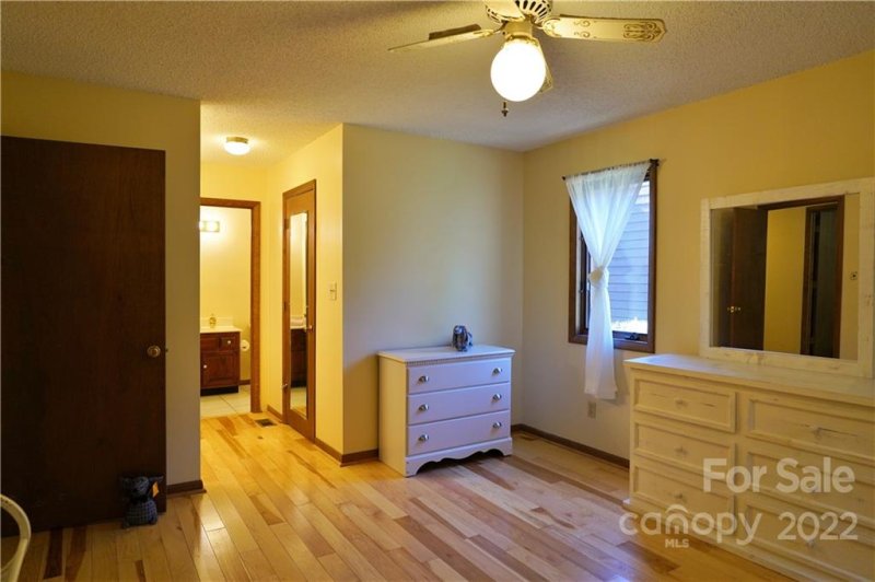 Property image 4 at 305 Woodfield Drive, Asheville, NC 28803