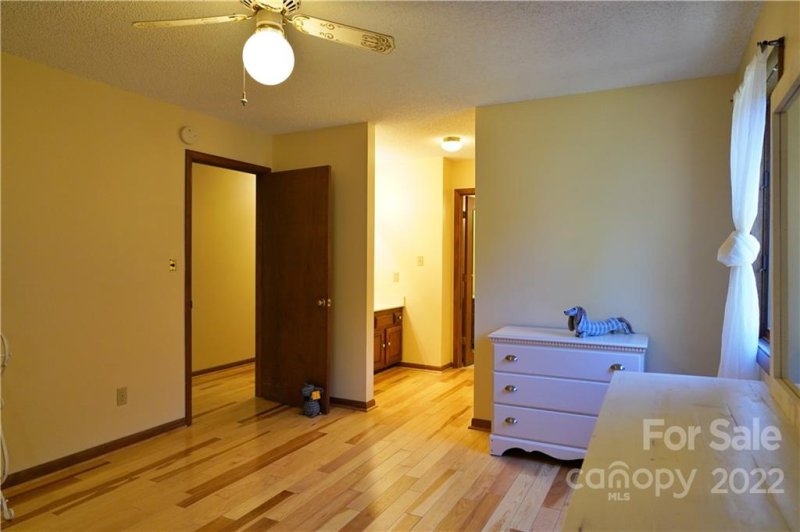 Property image 5 at 305 Woodfield Drive, Asheville, NC 28803