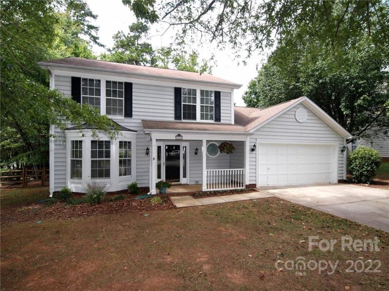 Property image 2 at 12316 Woodbend Drive, Matthews, NC 28105