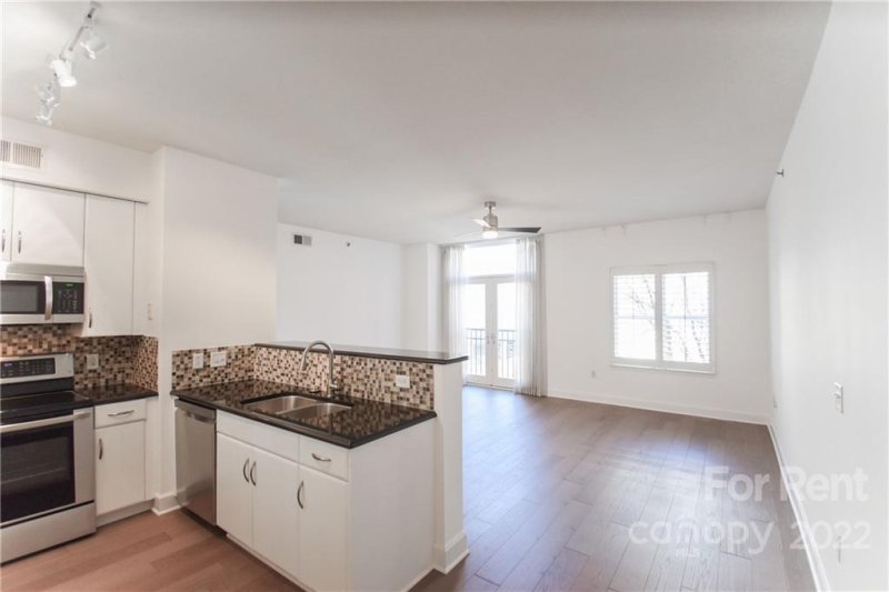 Property image 3 at 1320 Fillmore Avenue, Charlotte, NC 28203