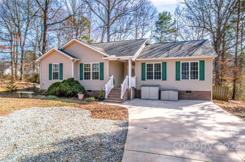 Property image 2 at 121 Shenandoah Loop, Troutman, NC 28166