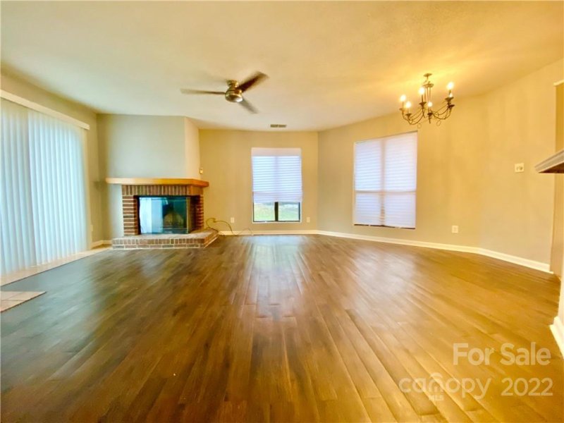 Property image 2 at 8129 Cedar Glen Drive, Charlotte, NC 28212