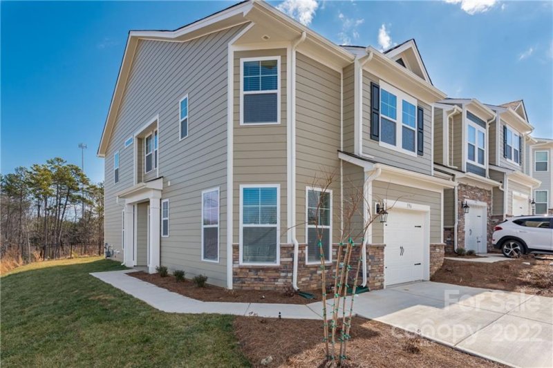 596 Altamonte Drive