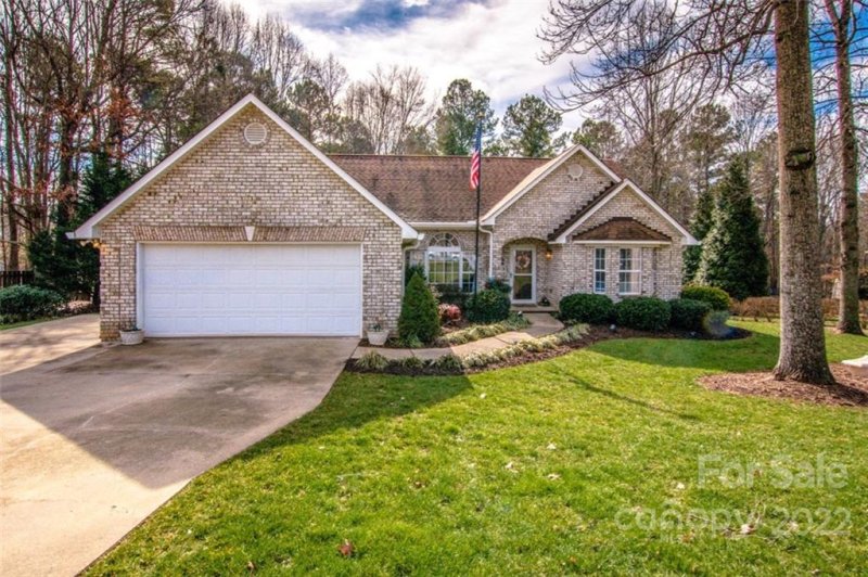 Property image 2 at 123 Sea Trail Drive, Mooresville, NC 28117