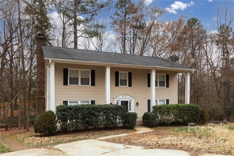 Property image 2 at 8124 Red Cap Lane, Charlotte, NC 28270