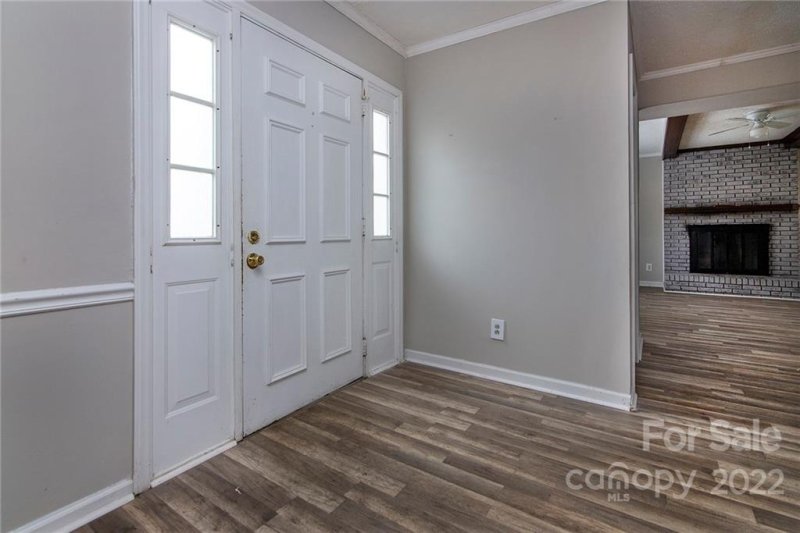 Property image 3 at 8124 Red Cap Lane, Charlotte, NC 28270