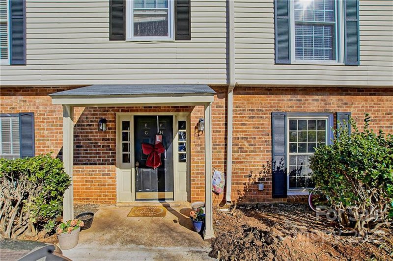 Property image 2 at 5925 Quail Hollow Road, Charlotte, NC 28210