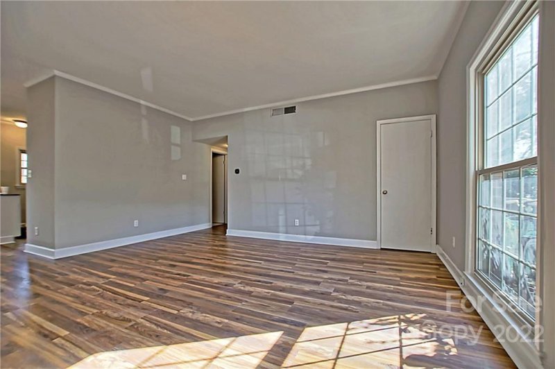 Property image 3 at 5925 Quail Hollow Road, Charlotte, NC 28210