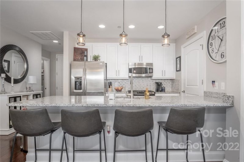 Property image 3 at 701 Royal Court, Charlotte, NC 28202