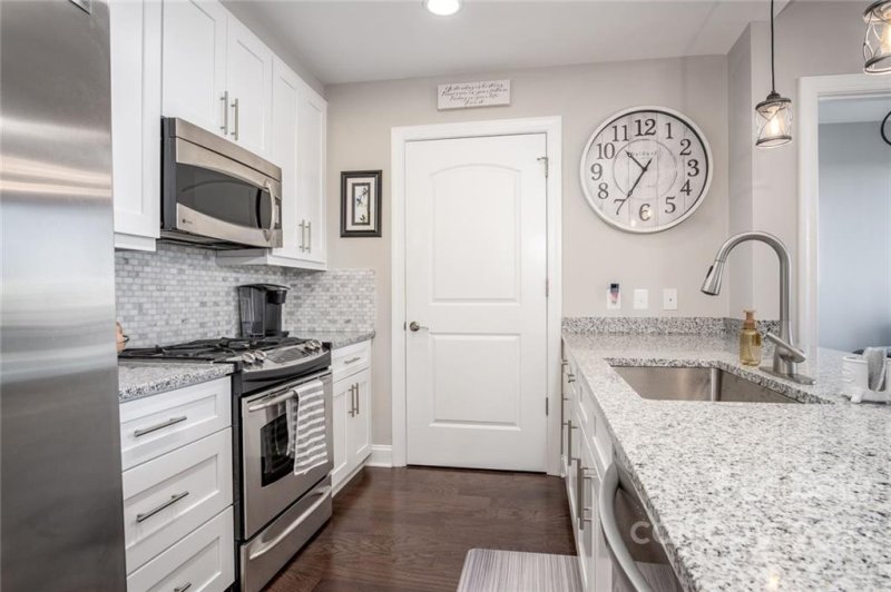 Property image 4 at 701 Royal Court, Charlotte, NC 28202