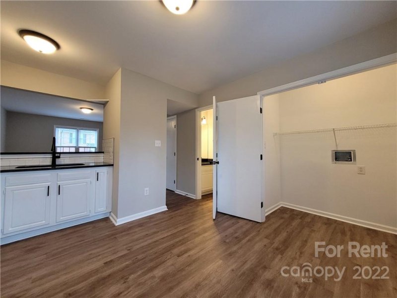 Property image 3 at 270 South Circle Drive, Concord, NC 28027