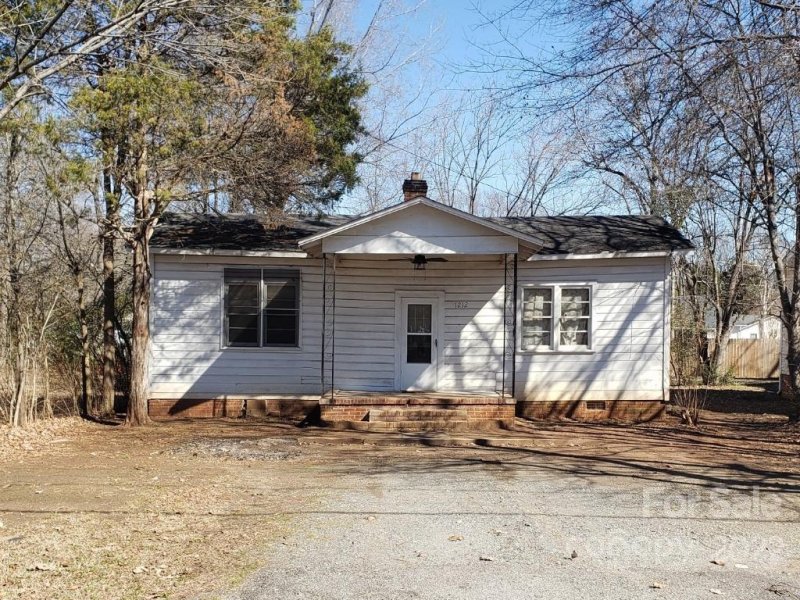 1212 Cedar Grove Lane