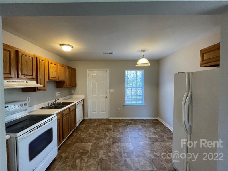 Property image 3 at 1802 Sloan Drive, Charlotte, NC 28208