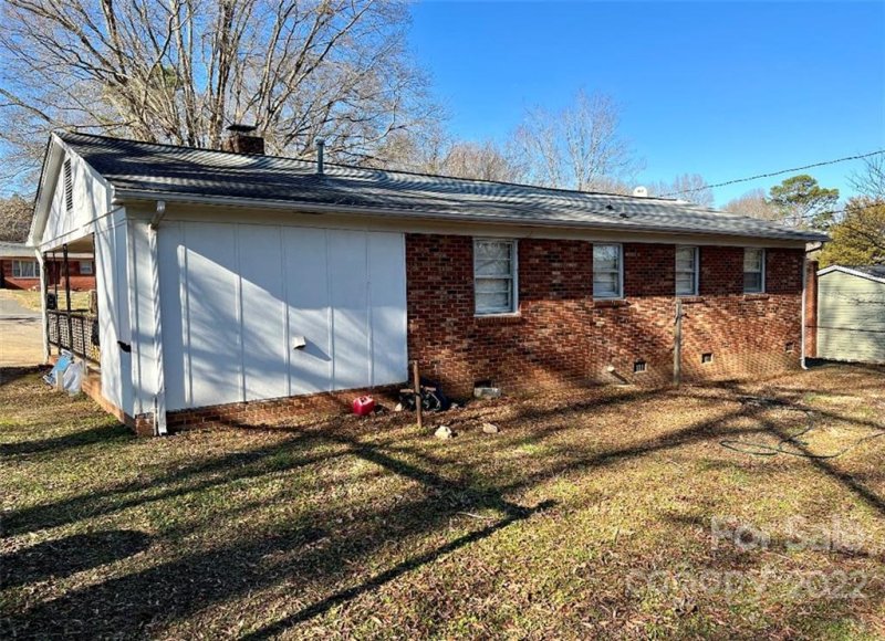 Property image 3 at 2401 Woodleaf Drive, Gastonia, NC 28052
